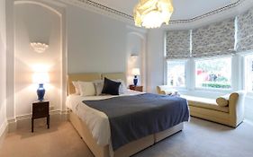 Bright Modern Two Bed With Parking